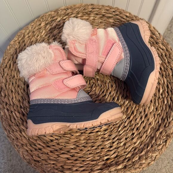 Oshkosh Pink and Blue Winter Boots with Faux Fur - 4 - Great Used Condition - Picture 6 of 8